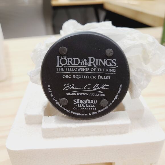 Sideshow WETA Lord of the Rings ORC Squinter HELM LOTR FOTR 1:4 Scale **NEW** - Picture 13 of 13